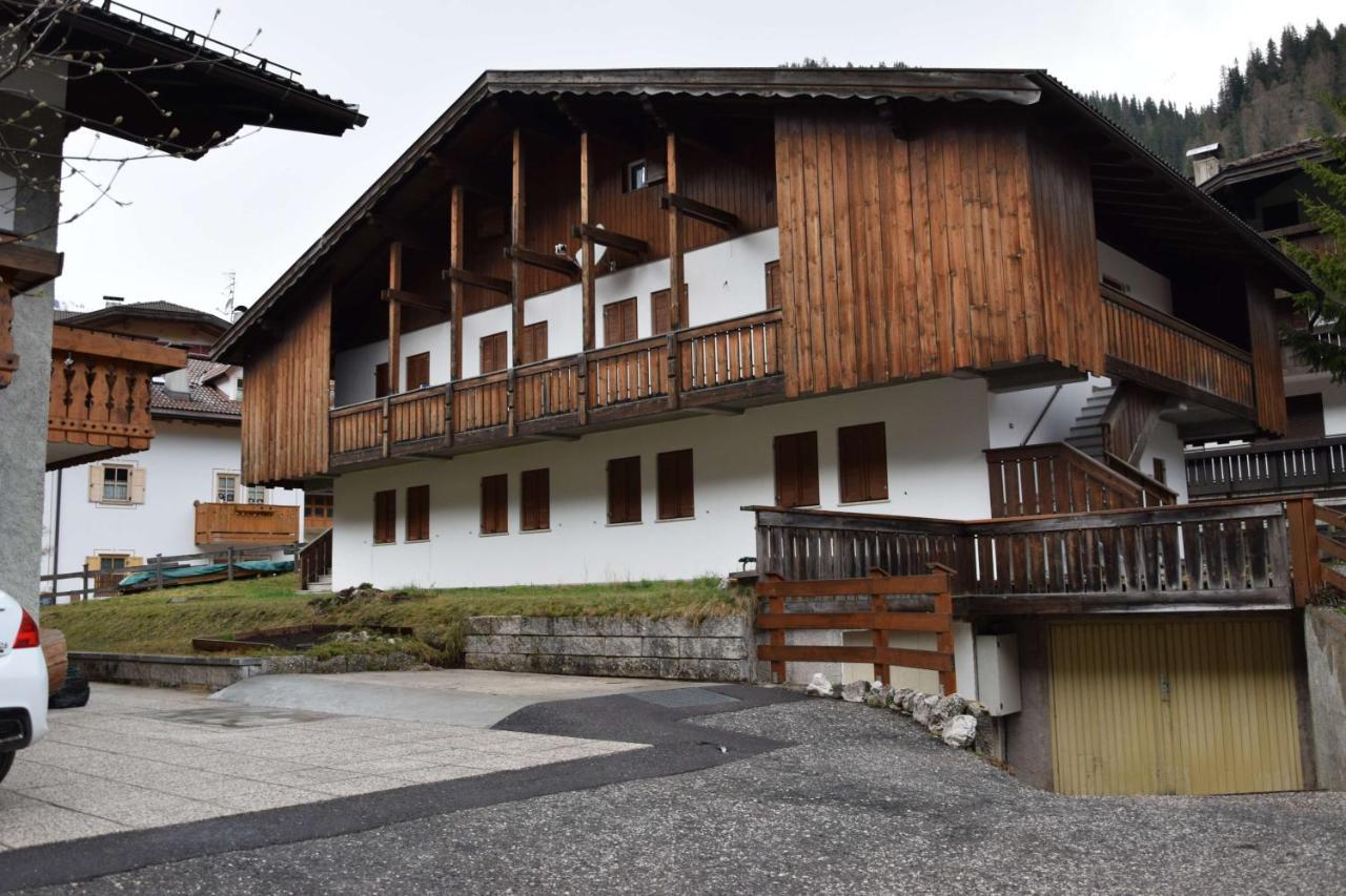 Casa Maddalena Apartman Canazei Kültér fotó